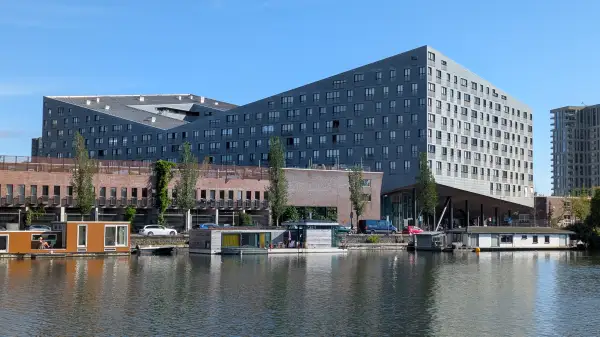 the whale building oostelijk havengebied amsterdam oost