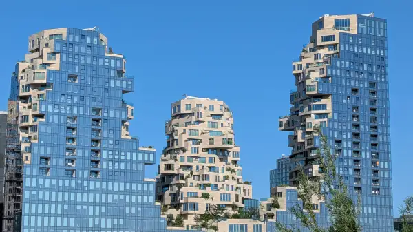 Valley is een woon- werkgebouw  aan de Beethovenstraat op de Zuidas in Amsterdam